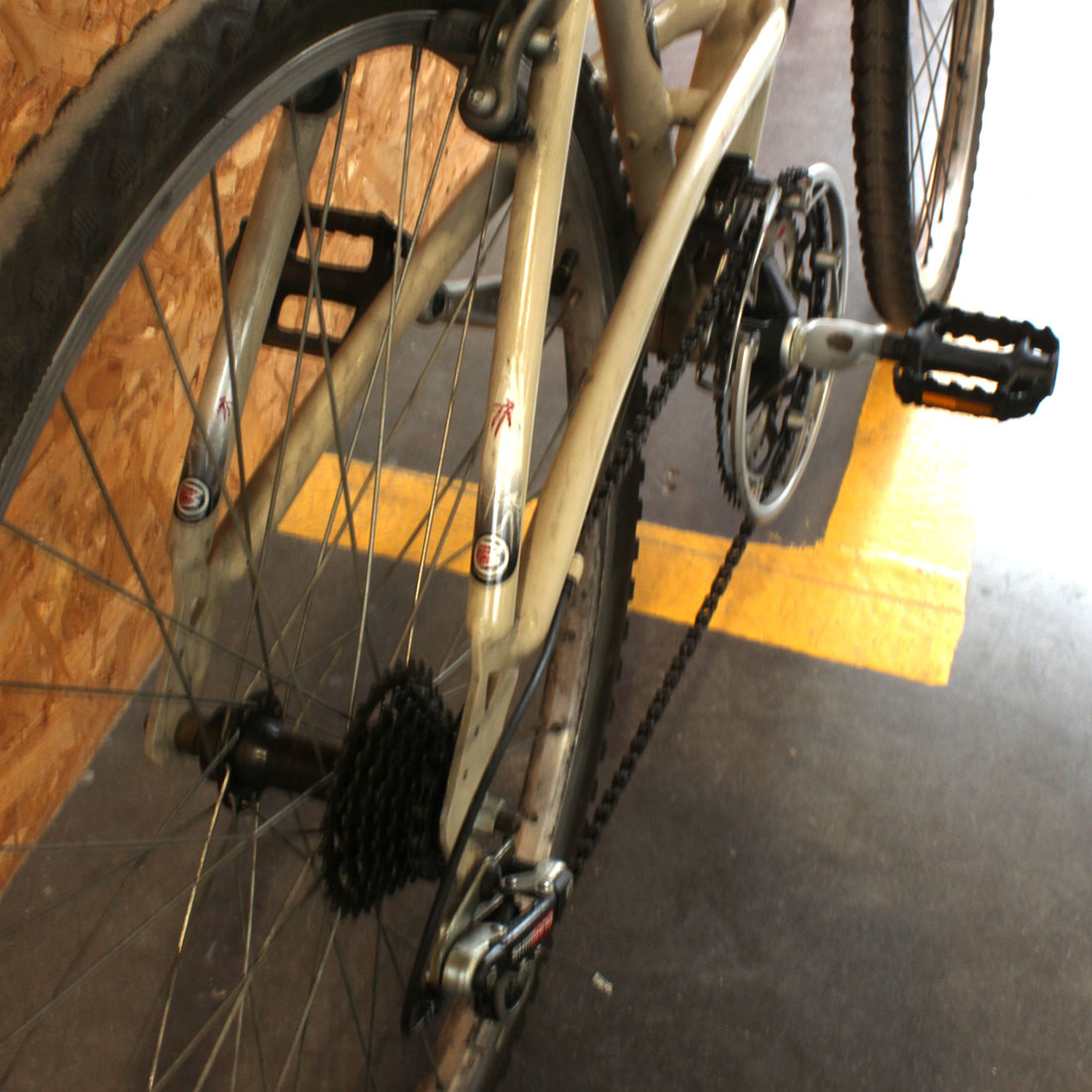 Vélo VTC Decathlon Trail Triban 3 - État correct - Photo 5